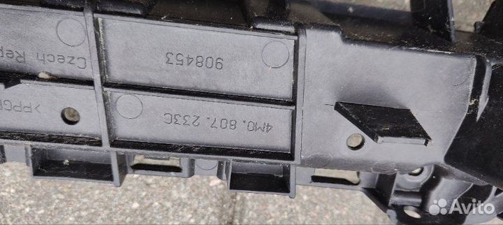 Кронштейн решетка радиатора Audi Q7 4M 2015