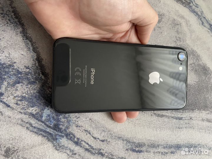 iPhone 8, 64 ГБ