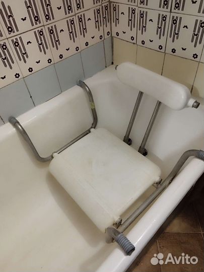 Сиденье для ванны со спинкой