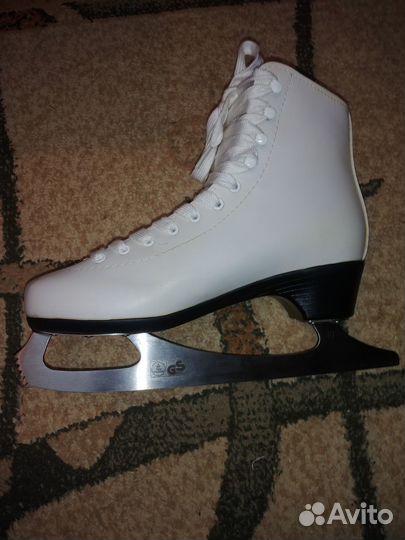 Коньки фигурные женские р. 40