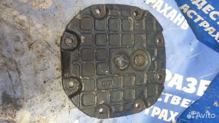 Крышка бортового редуктора. Маз 5337 грузовой