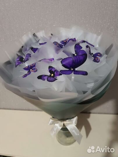 Светильник из бабочек