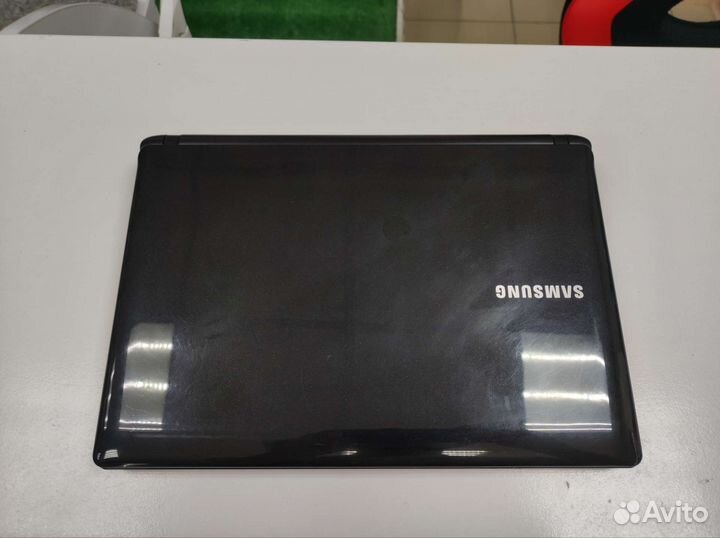 Компактный нетбук Samsung 10.1