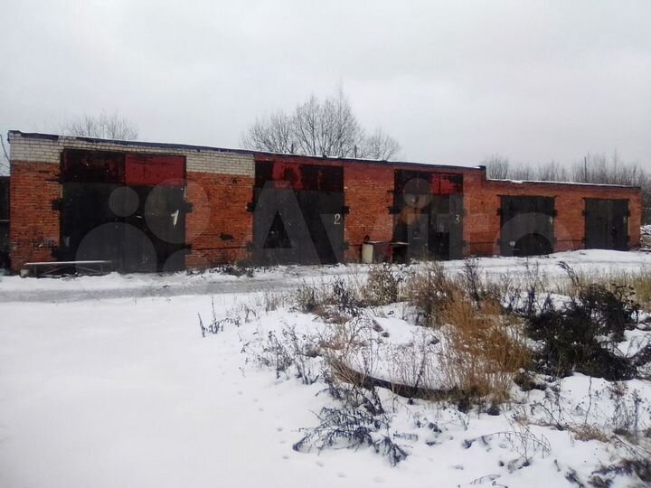 Гараж, > 30 м²
