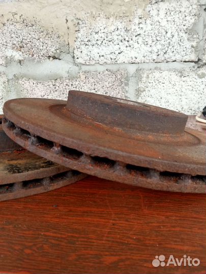 Передние тормозные диски r 14