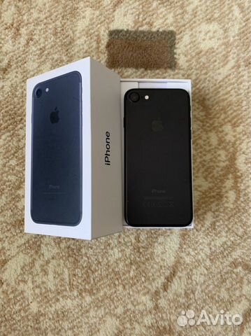 Телефон iPhone 7