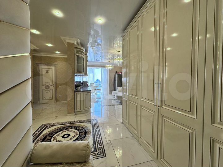 2-к. квартира, 75 м², 8/25 эт.