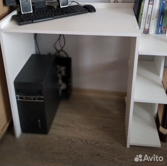 Компьютерный стол новый