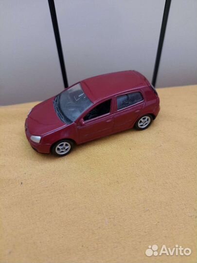 Машинка металлическая