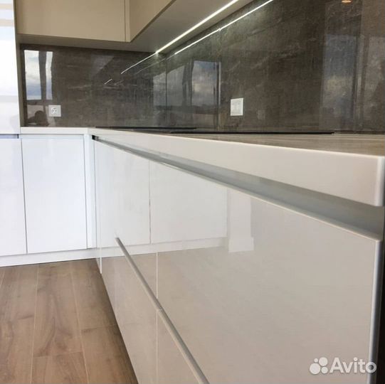 Кухни на заказ. Под ключ. Гapaнития oт 2 дo 10 лeт