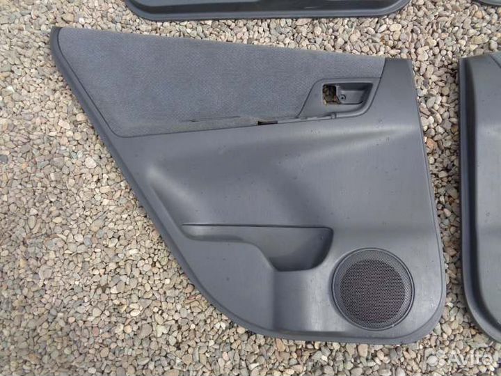 Обшивка дверей Toyota Corolla Spacio ZZE122 1ZZ-FE