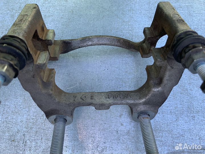 Суппорт задний правый Audi Q3 VW Tiguan Passat