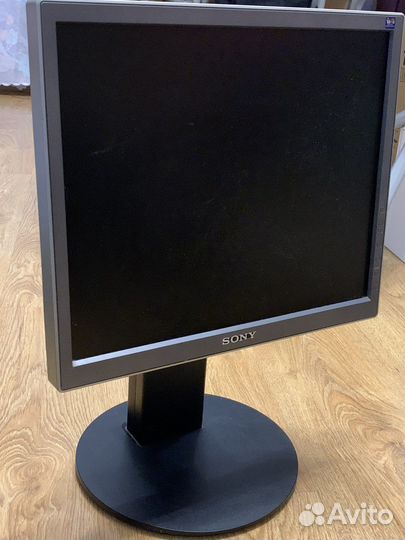 Монитор 17 дюймов Sony SDM-S75F 60 Гц
