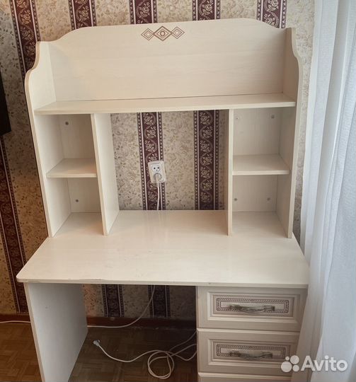 Письменный стол для школьника бу