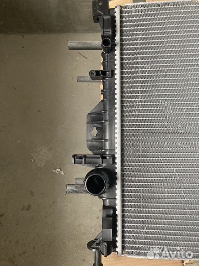 Радиатор системы охлаждения Valeo 735374