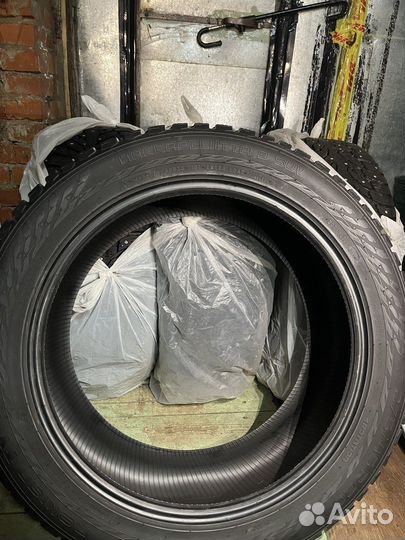 Nokian Tyres Hakkapeliitta 9 SUV 275/45 R20