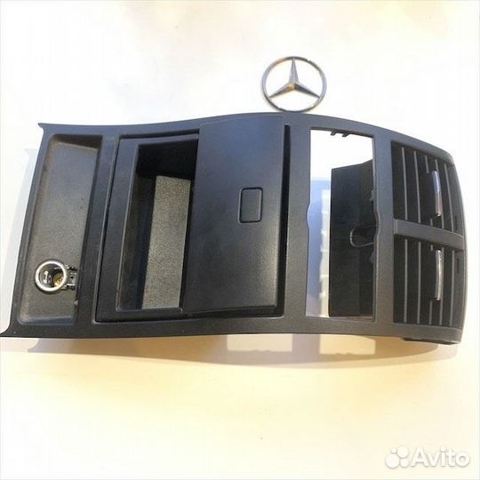 Накладка задняя консоли Мерседес w164 GL ML