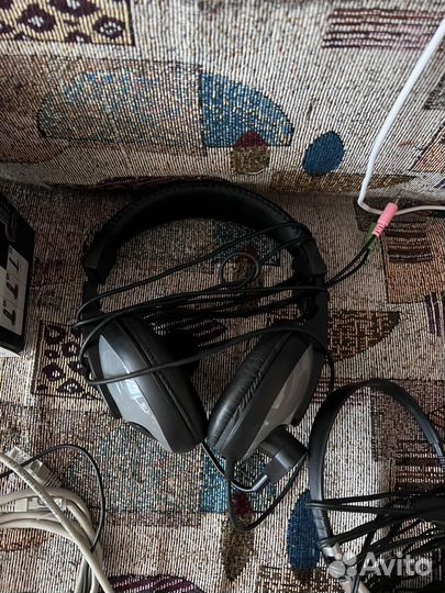 Наушники с микрофоном