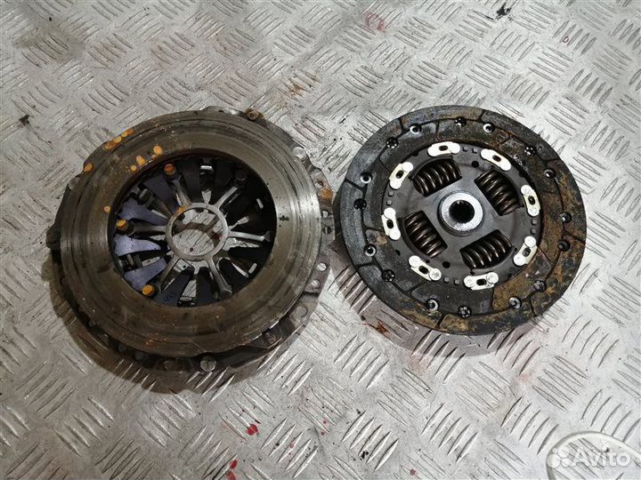 Комплект сцепления Opel Astra H L69 Z16XER 2008