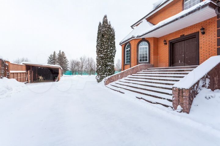 Дом 640 м² на участке 45 сот.