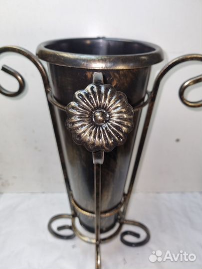 Ваза для цветов. Подставка для цветов