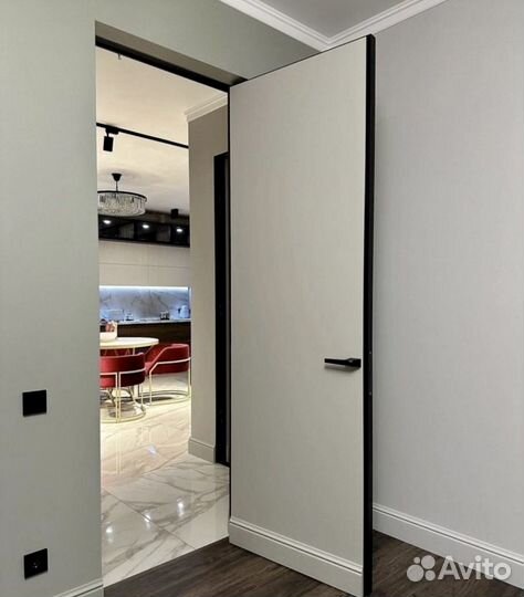 Скрытые двери в черной кромке