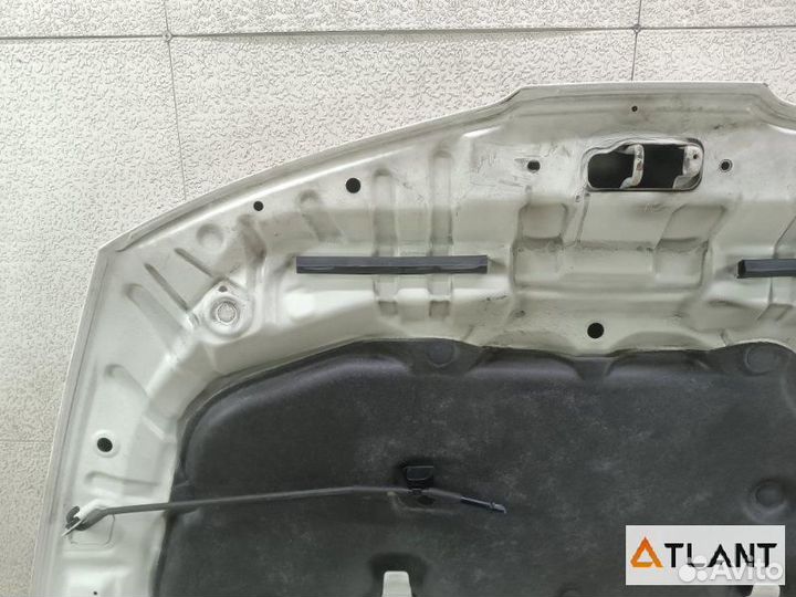 Капот nissan tiida