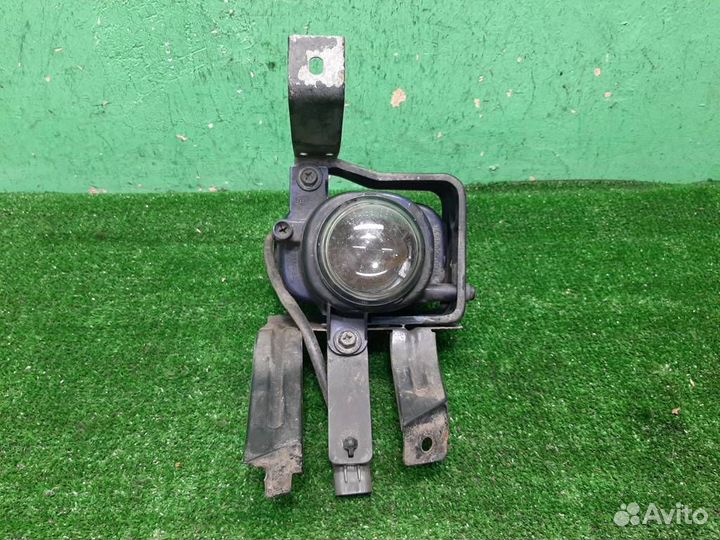 Птф передняя правая Mitsubishi Carisma 2003