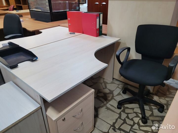 Компьютерный стол. Б.у