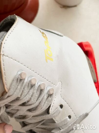 Фигурные коньки graf topas 40