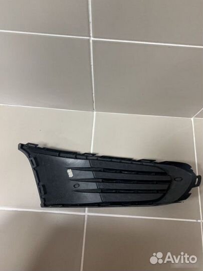 Решетка в бампер левая Volkswagen Polo