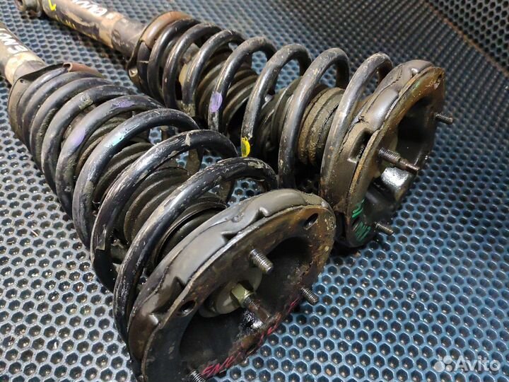 Стойка передняя nissan bluebird u14