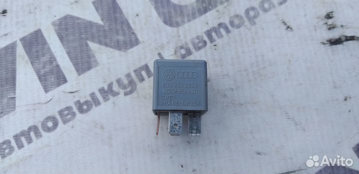 Реле включения вентилятора Skoda Octavia