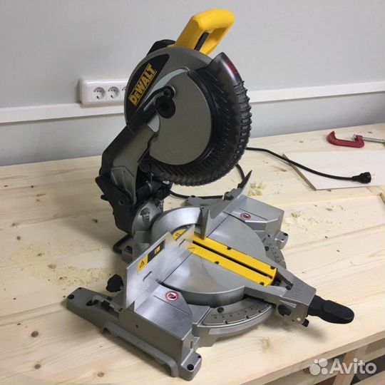 В аренду торцовочные пилы по дереву и металлу