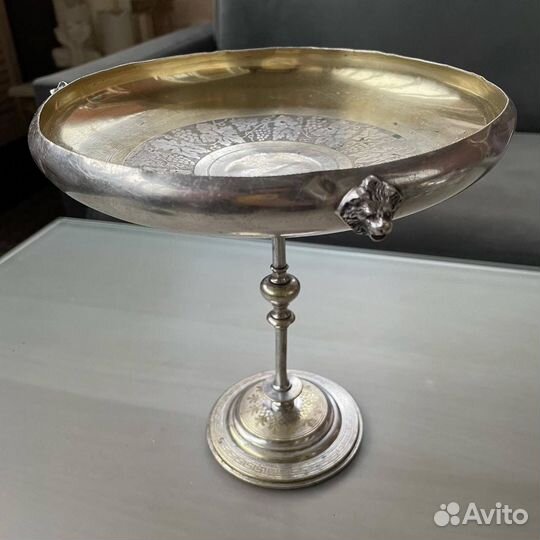 Ваза на ножке. Старинная посуда. Антиквариат