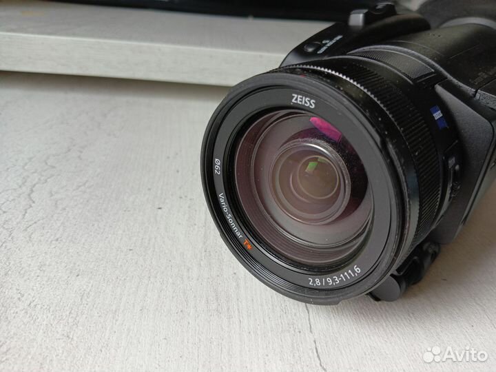 Видеокамера Sony FDR-AX700 + Boya BY-BM3031