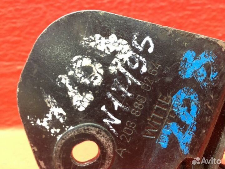 Замок капота Mercedes-Benz C-Class W203 M271946