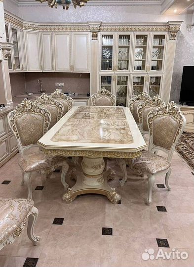 Столы и стулья. Комплект