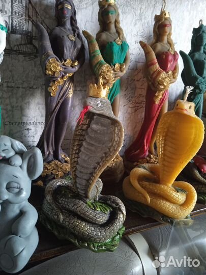 Восковая свеча 