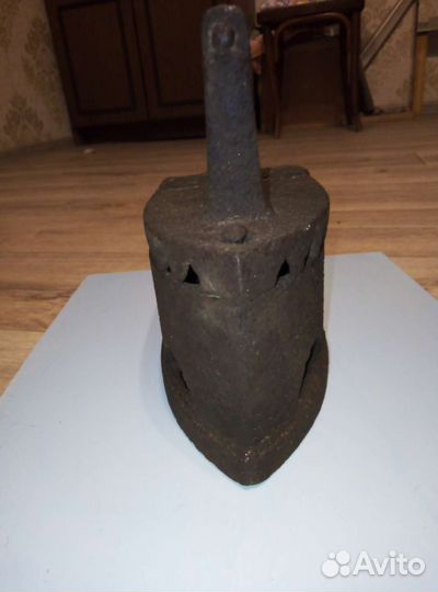 Старинный угольный утюг. Торг