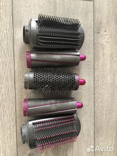 Насадки для стайлер dyson продаю все вместе