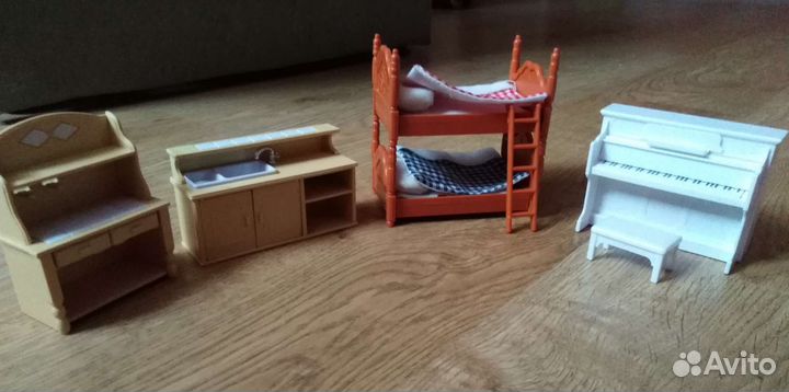 Мебель для кукольного домика