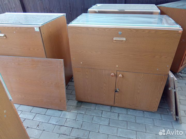 Шкафы витрины