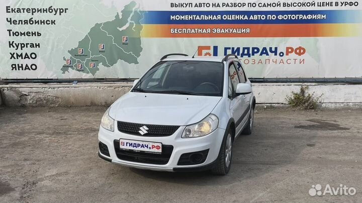 Стекло кузовное глухое левое переднее Suzuki SX4 8
