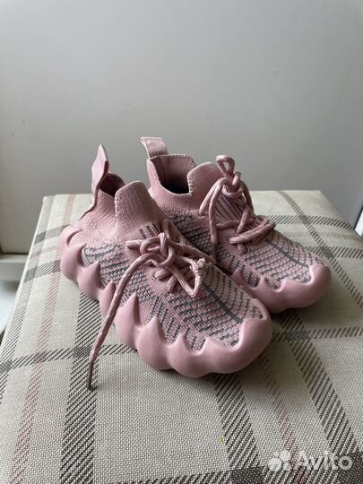 Кроссовки изики 18 см