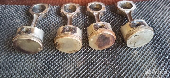 Поршень с шатуном renault logan 1.4