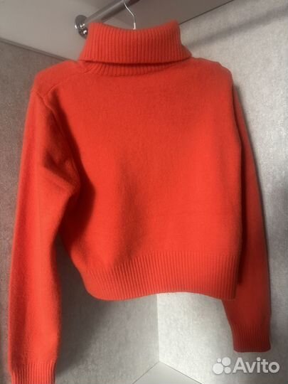 Свитер женский