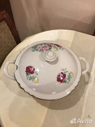 Фарфоровая супница Дулево