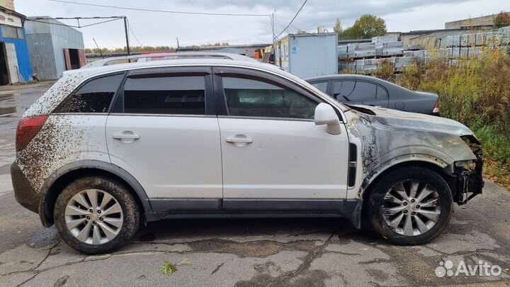 Opel Antara 2.4 AT, 2014, битый, 95 000 км