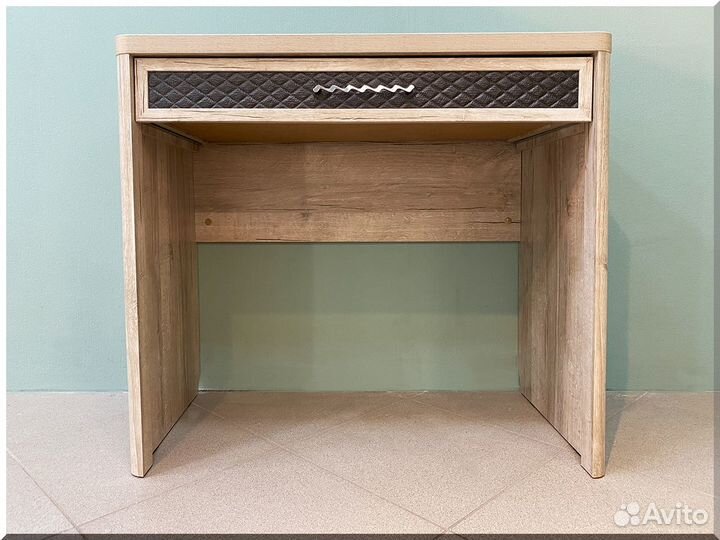 Туалетный стол